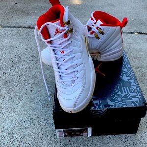 Air Jordan 12 retro size 6y